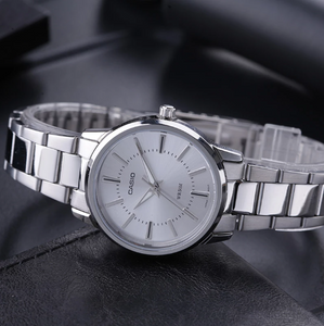 WATCH 1002 men/women